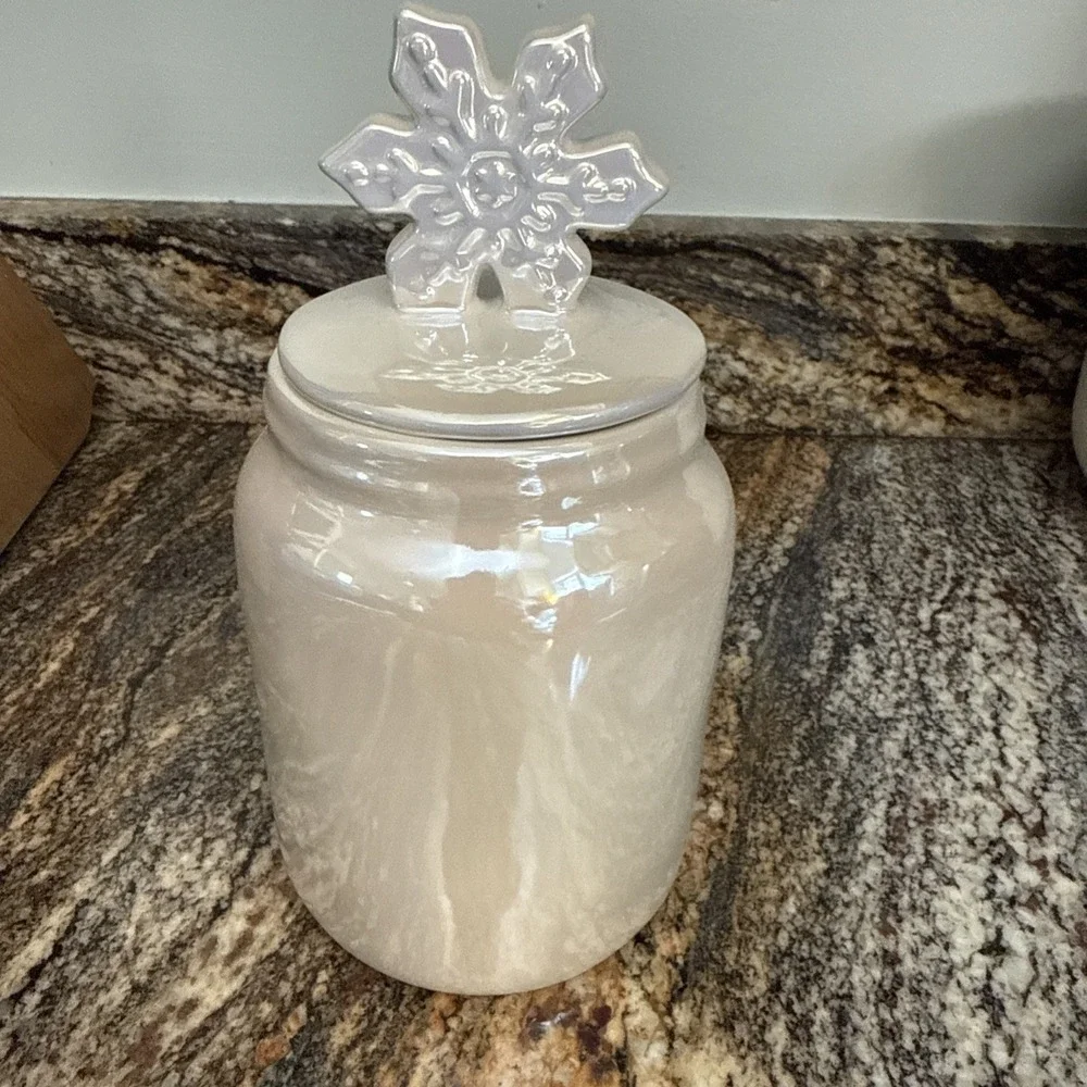Canister-8